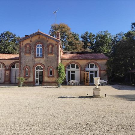 Chateau Du Parc Soubise En Vendee Mouchamps Exterior photo