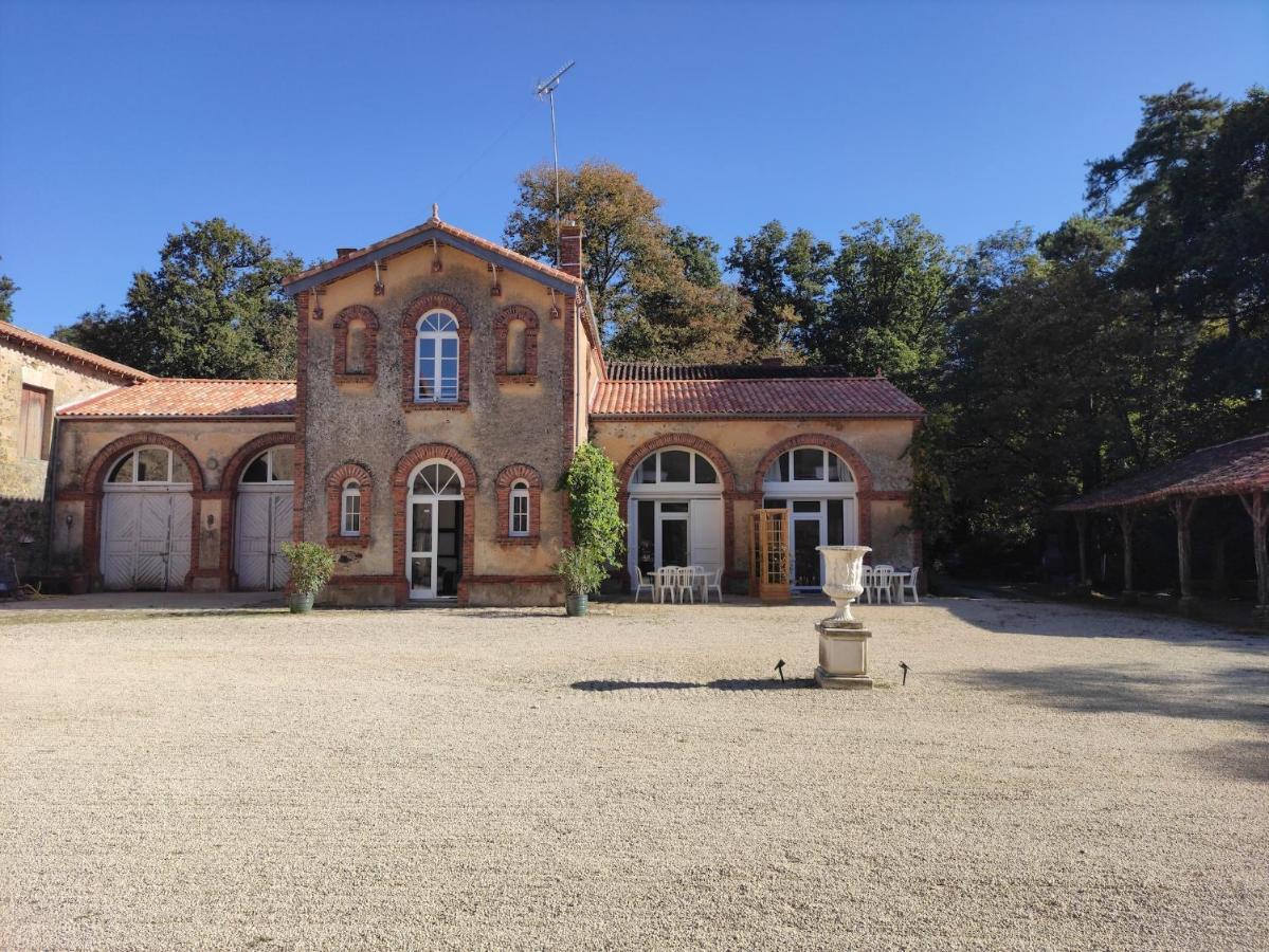 Chateau Du Parc Soubise En Vendee Mouchamps Exterior photo