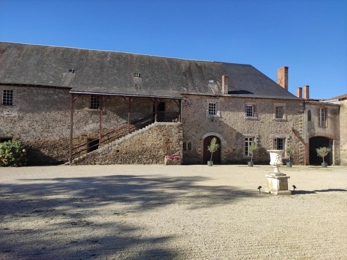 Chateau Du Parc Soubise En Vendee Mouchamps Exterior photo