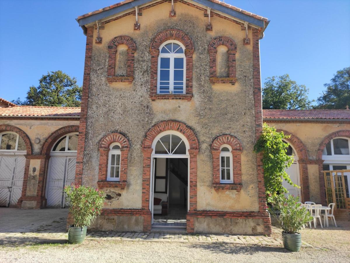 Chateau Du Parc Soubise En Vendee Mouchamps Exterior photo