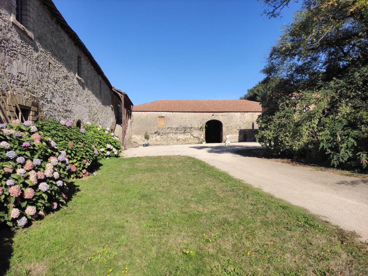 Chateau Du Parc Soubise En Vendee Mouchamps Exterior photo